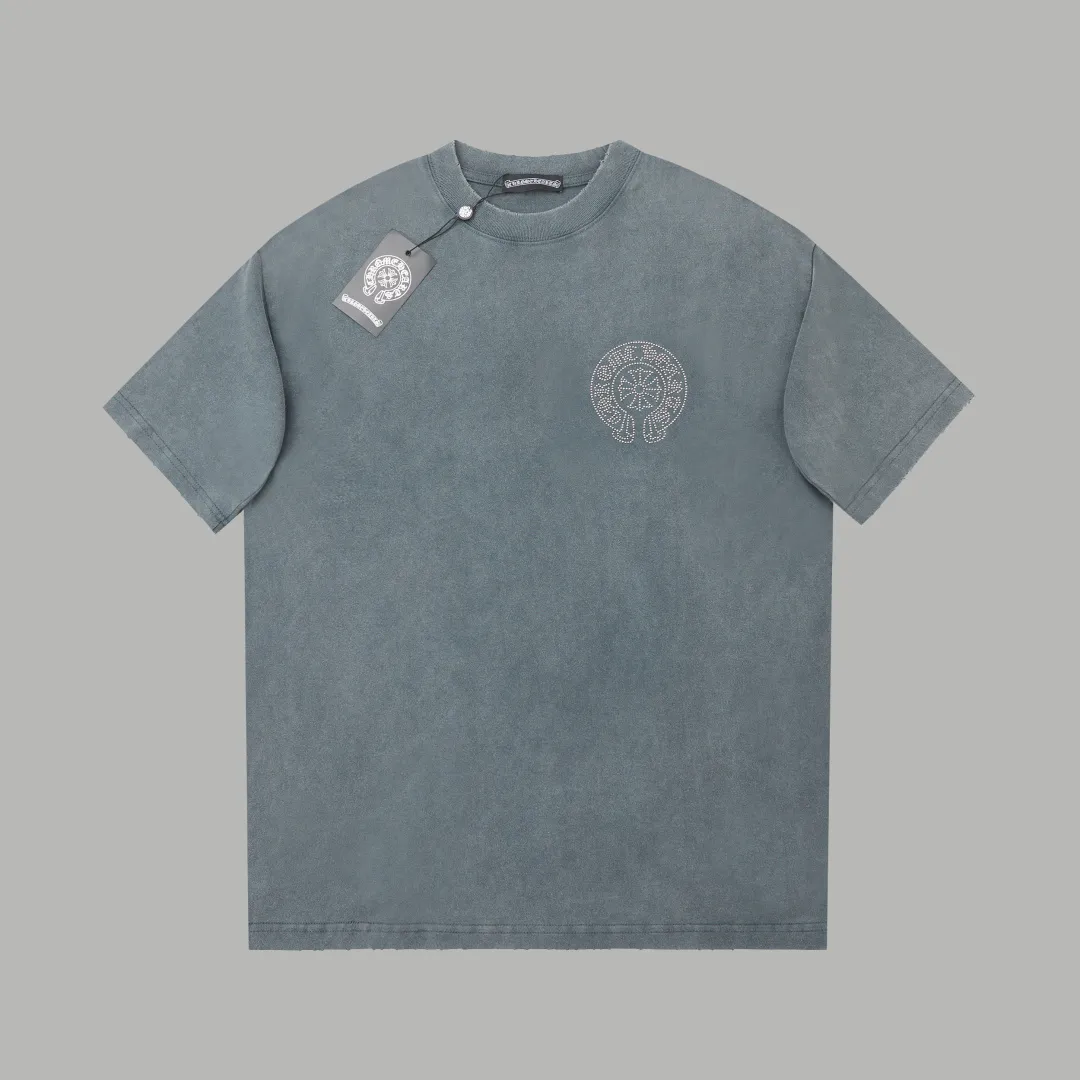 🅿️230 ✨CH✨🆕25SS spring and summer new style ✝Fresh rhinestone short sleeves Light luxury essential item for daily commuting for men and women Correct version Welcome to compare Detailed features · 280g 100% pure cotton double yarn jersey fabric · Custom dyed in the same vat, special thickened 32 count double-ply 1X1 thread · Imported Australian pearlescent diamonds✝patterns➕hardware nuts are stamped at high temperature. Ready-made garments are dyed, then faded, fried snowflakes and frayed, then washed to make them look old. General washing improves the effect · Double-needle stitching and seam-crossing process · Original main mark washed tag brand moisture-proof paper packaging Color: black/gray/orange/blue Size: S/M/L/XL